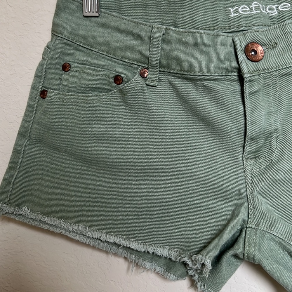 Refuge Low Rise Shorts - Picture 3 of 7